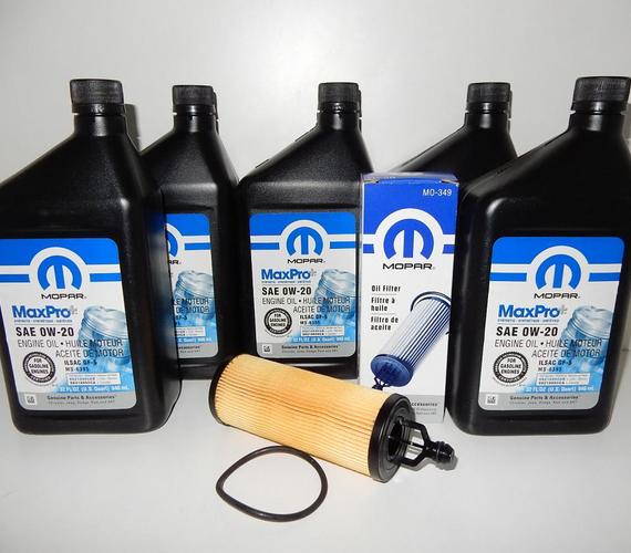 MOPAR 0W20 4.73L + FILTR OLEJU MOPAR MO-349